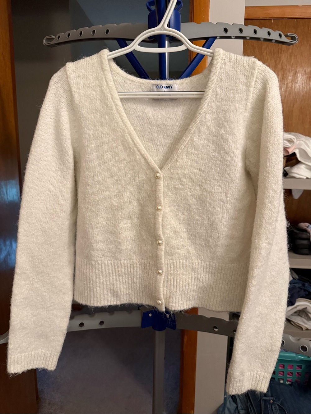 Old Navy Cream Pearl-Button V-Neck Cropped Cardigan